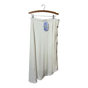Belle Women's Skirt Size Large Asymmetrical White Brand New Modest Ribbed